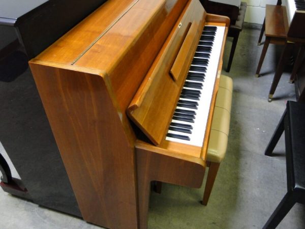 used samick piano