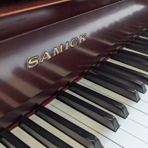 Samick Console Piano